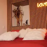 Love Room - Luxe Et Romance