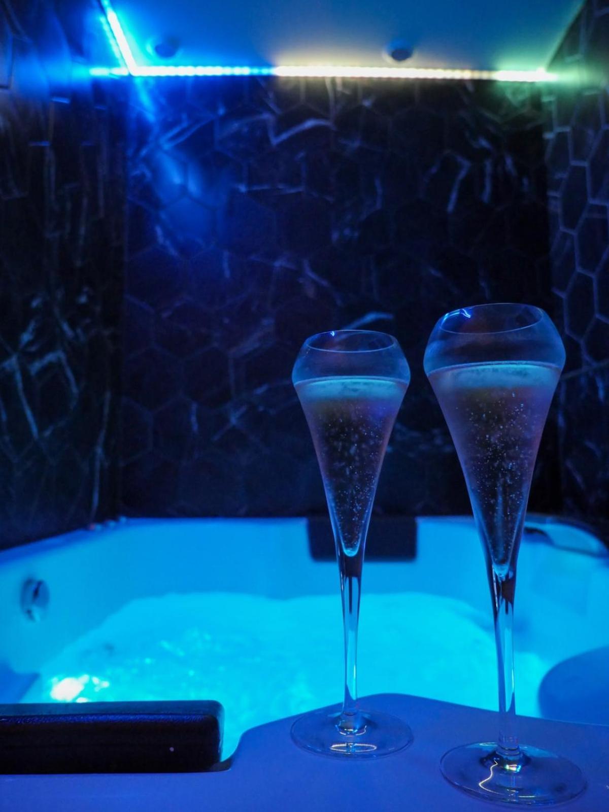 - Luxe Et Romance